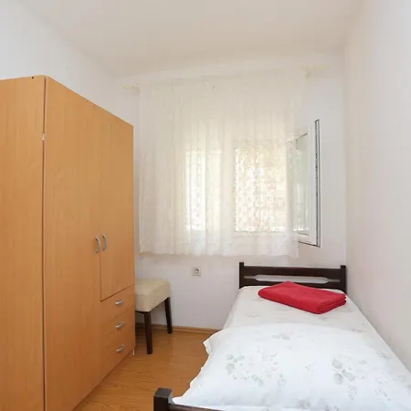 Apartment Family Friendly Seaside Sevid, Trogir - 19105 *