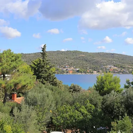 Family Friendly Seaside Sevid - Trogir - 19105 *