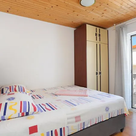 Family Friendly Seaside Sevid - Trogir - 19105 *