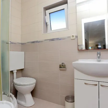 Family Friendly Seaside Sevid - Trogir - 19105 Apartmán *