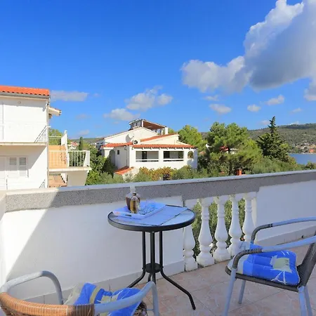Family Friendly Seaside Sevid - Trogir - 19105 *