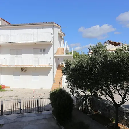 Family Friendly Seaside Sevid - Trogir - 19105 * Marina