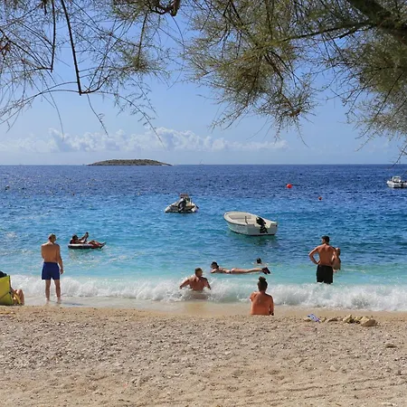 Family Friendly Seaside Sevid - Trogir - 19105 Apartmán